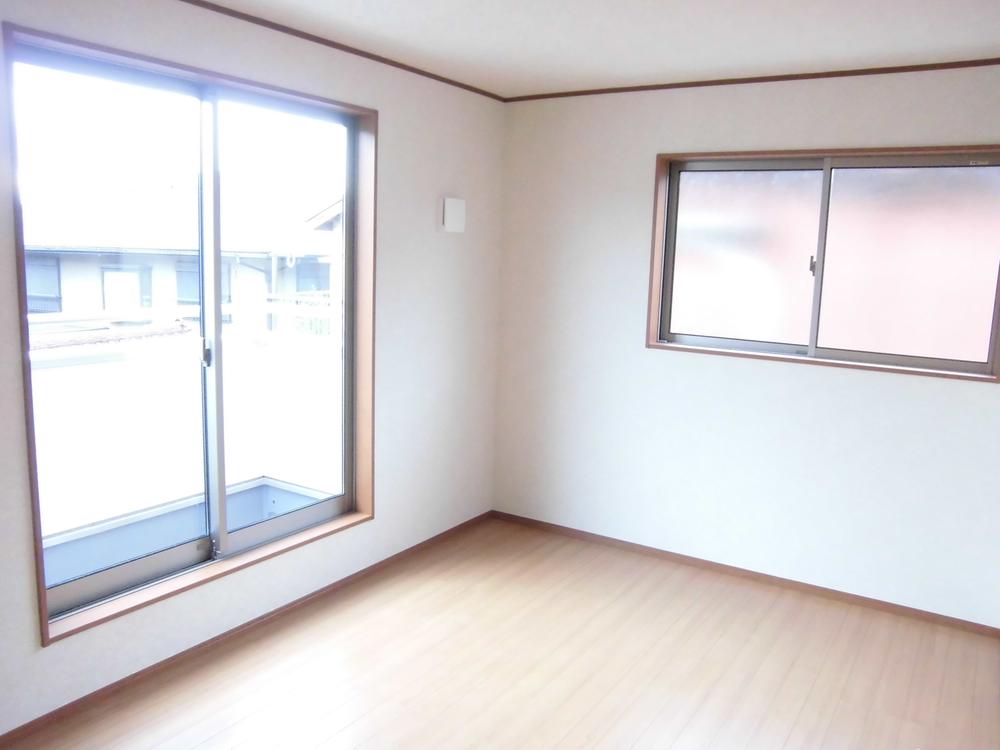 Non-living room. Western is