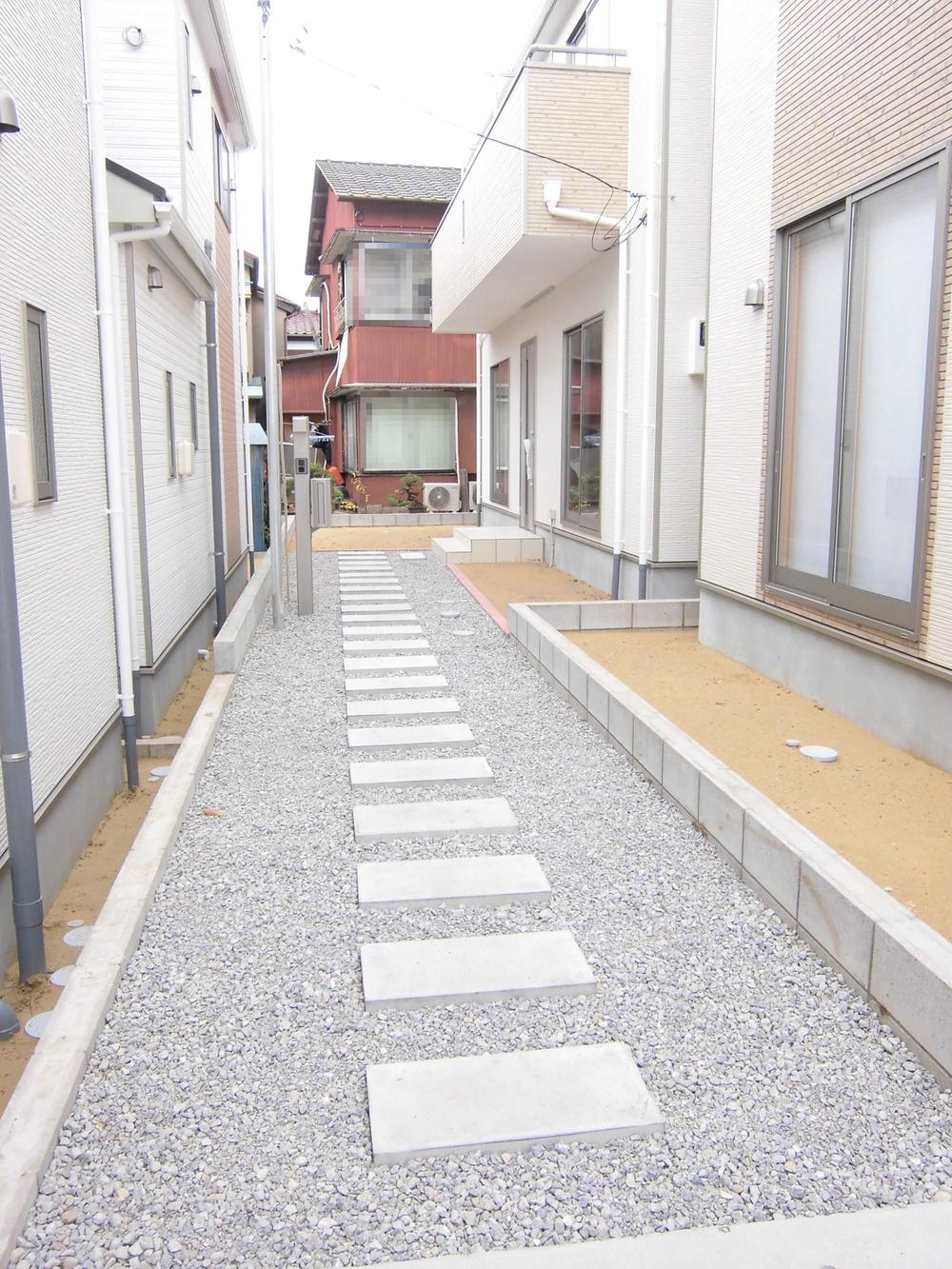 Same specifications photos (Other introspection). It is entrance