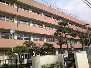 Primary school. 740m to Funabashi Municipal god of the sea elementary school