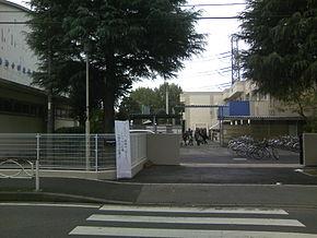 Junior high school. 900m to Funabashi Municipal god of the sea Junior High School