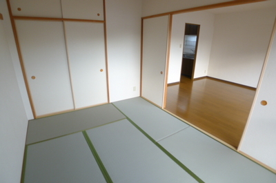 Living and room. Japanese-style room 6 quires