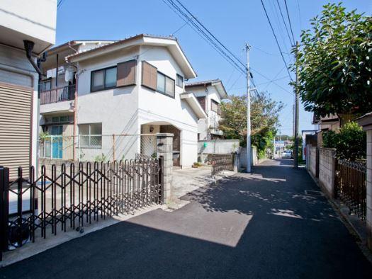 Local photos, including front road. Local (September 2013) Shooting