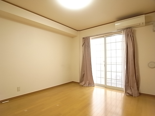 Other room space. The room is also spacious. It is easy to be the arrangement of the furniture. 