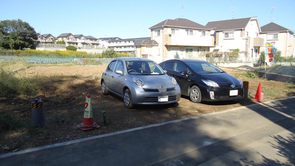 Parking lot. Local (10 May 2013) Shooting. Depth some parallel parking!