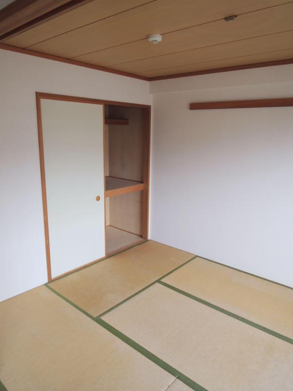 Living and room. Relax in the tatami rooms. 