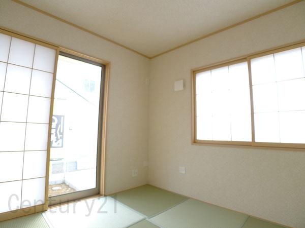 Non-living room. 1 Building