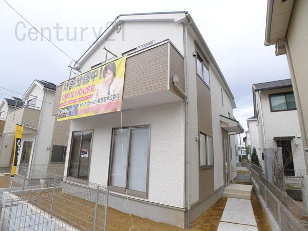 Local appearance photo. 4 Building