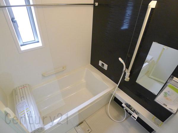 Bathroom. 4 Building