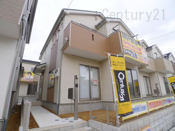 Local appearance photo. 6 Building