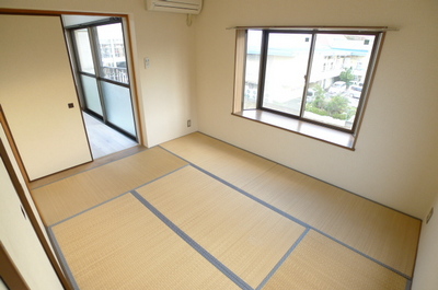 Living and room. Japanese-style room 6 quires