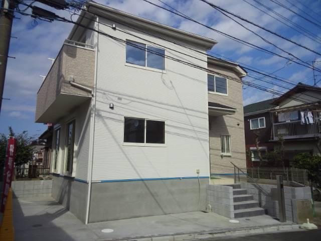 Local appearance photo. Local (10 May 2013) Shooting