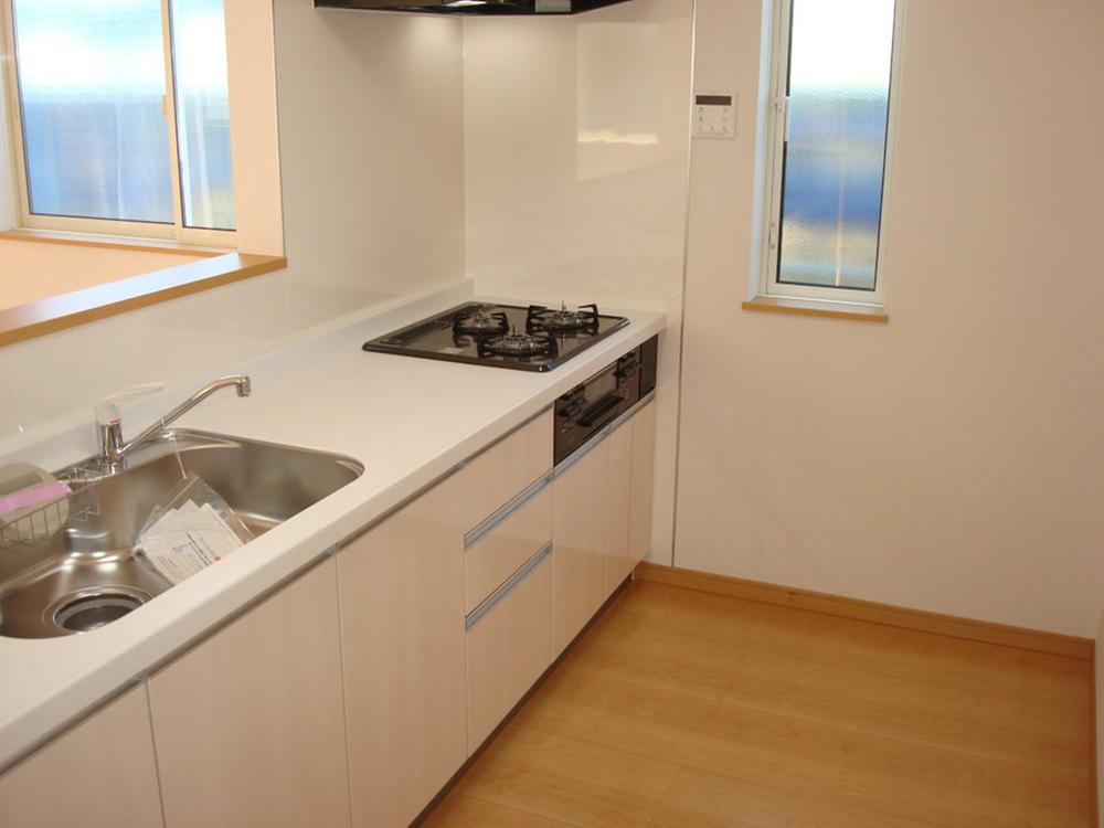 Kitchen.  [Same specifications ・ kitchen] Bright is white tone panel of.