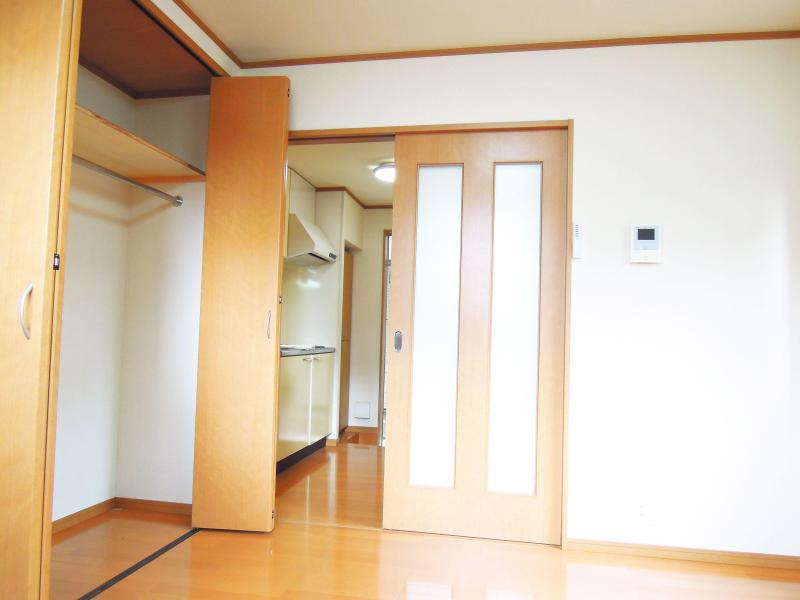 Living and room. It is beautiful in the Western-style room 6.2 tatami flooring