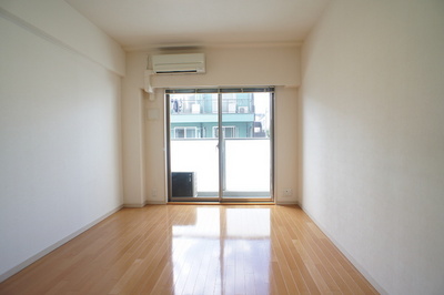 Living and room. Room 1 (Western-style 8.2 Pledge) Air conditioning ・ With lighting