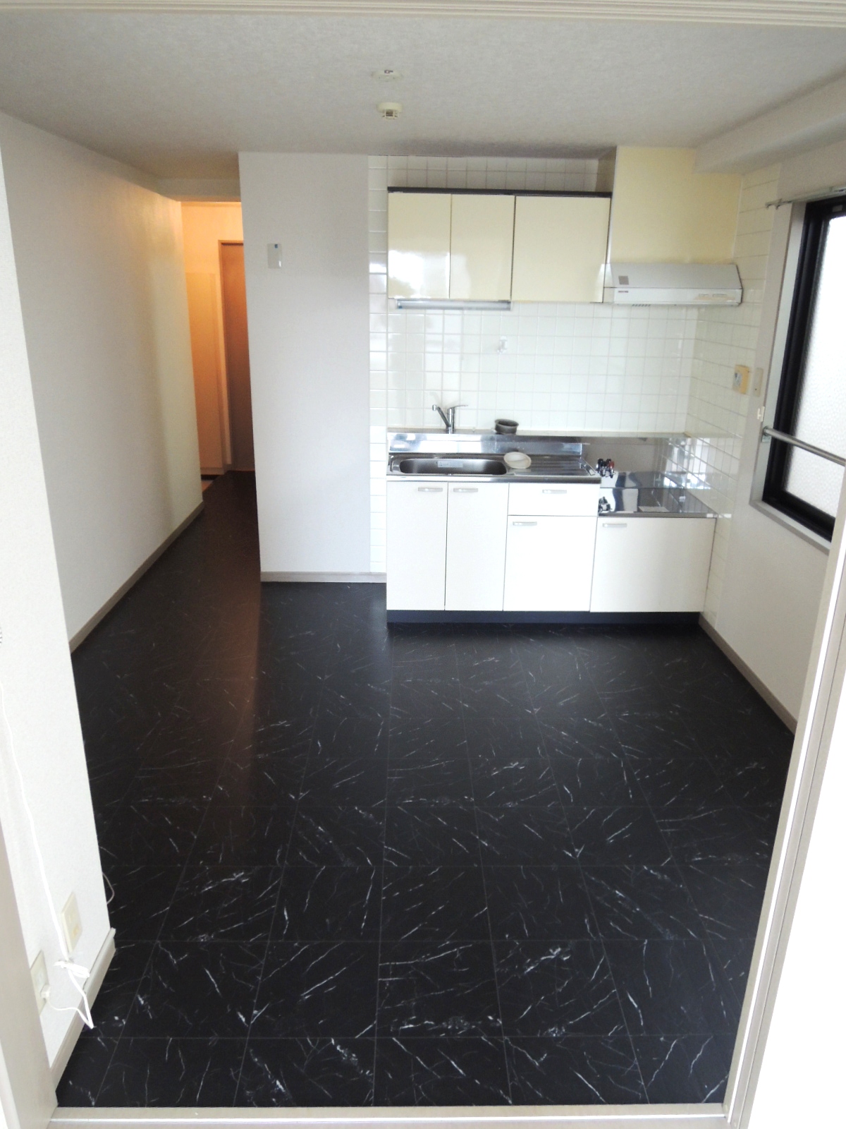 Living and room. You can dine at the stylish floor!