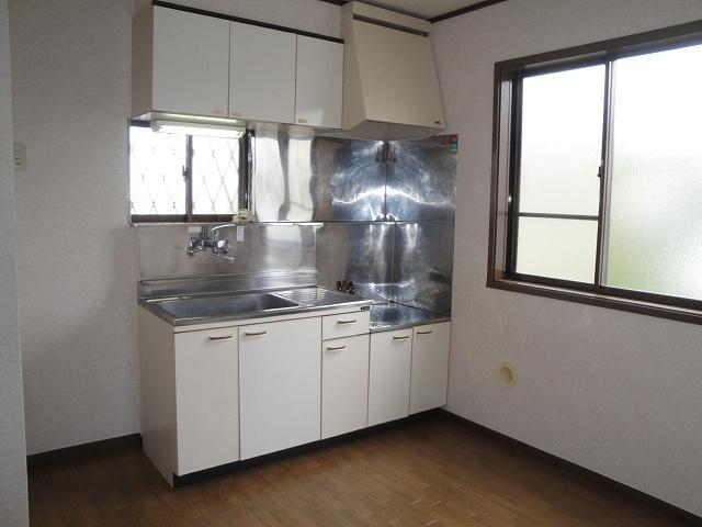 Kitchen. Stove is can be installed kitchen