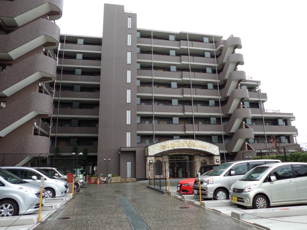 Local appearance photo. Local (12 May 2013) Shooting