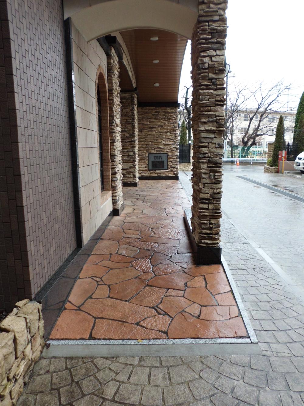 Local appearance photo. Local (12 May 2013) Shooting