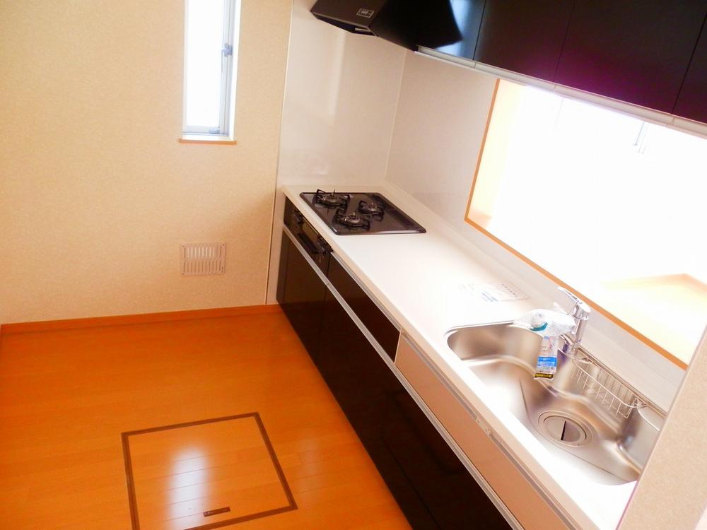 Same specifications photo (kitchen)