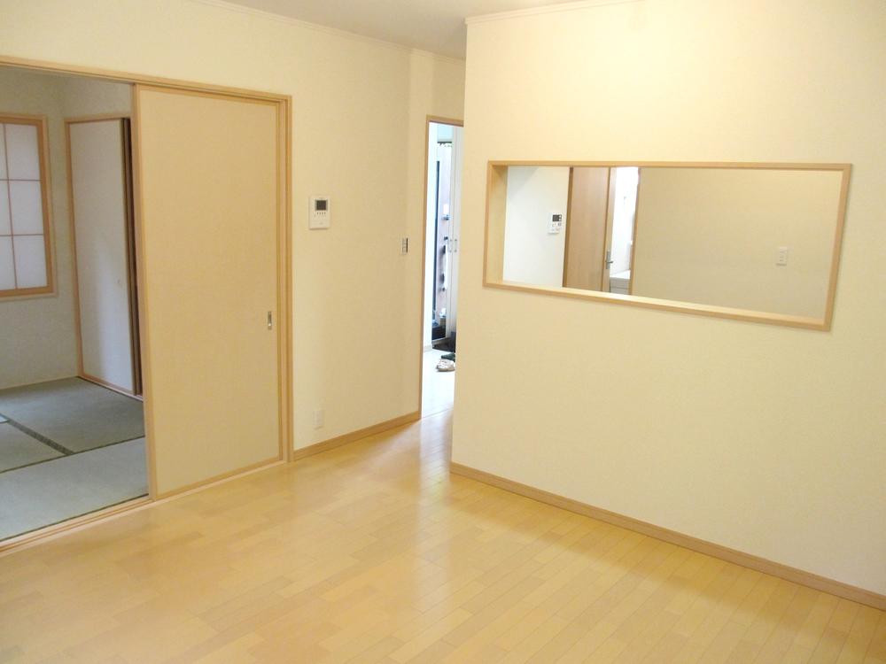 Same specifications photos (living)