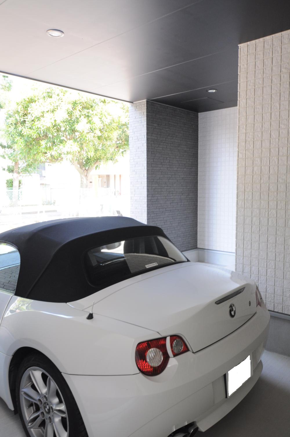 Parking lot. The size of the built-in garage afford even enjoyed a single car