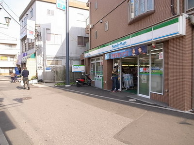 Convenience store. 1900m to Family Mart (convenience store)