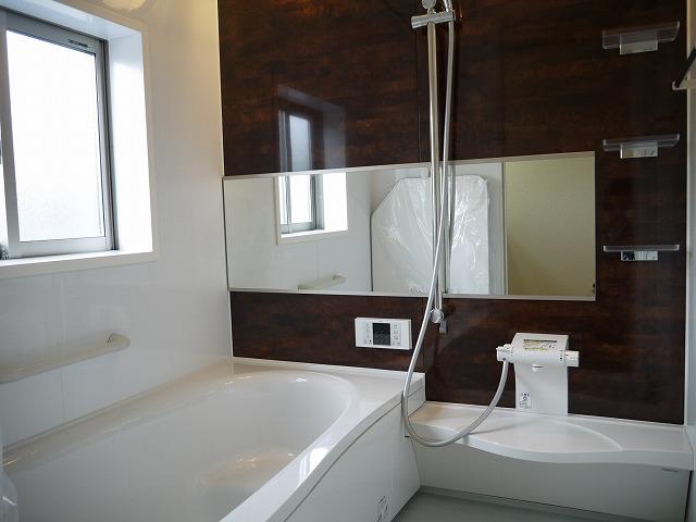 Same specifications photo (bathroom). (8 Building) same specification Wide mirror, Warm bath, etc. It will be in town boast of the bath in order to spend a comfortable bath time