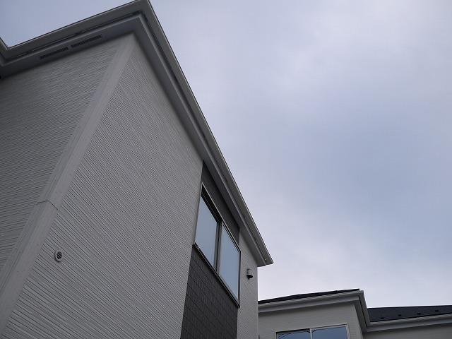 Same specifications photos (appearance). (10 Building) same specification The outer wall is decorated with a coating that will flow the dirt in the rain (^^)