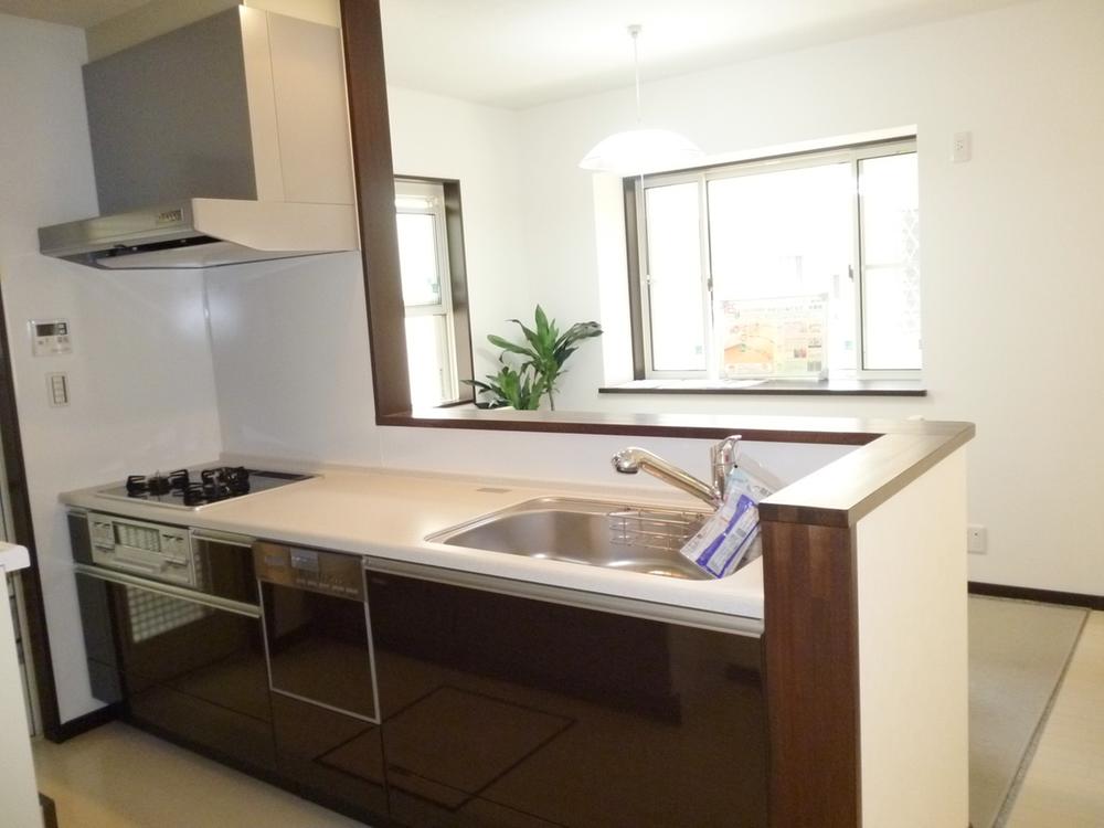 Kitchen. 9 Building (December 2013) Shooting The kitchen is dishwasher, Glass top stove, In town, such as soft-close feature comes with. What to cupboard cupboard.