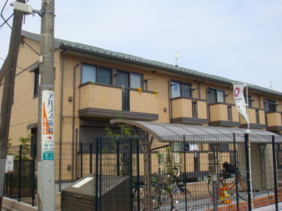 Building appearance. On-site waste station