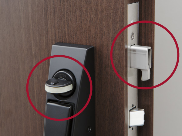 Security.  [Crime prevention thumb turn & sickle dead bolt] And switch type thumb lock to prevent incorrect lock, The sickle dead bolt to prevent prying due to bar from the outside has been adopted. (Same specifications)