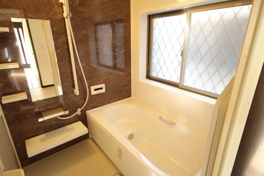 Bathroom. Indoor (12 May 2013) Shooting