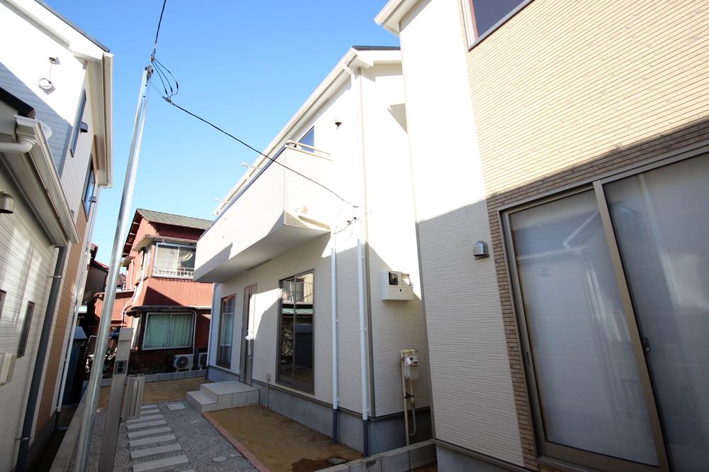 Local appearance photo. Local appearance (November 2011) shooting