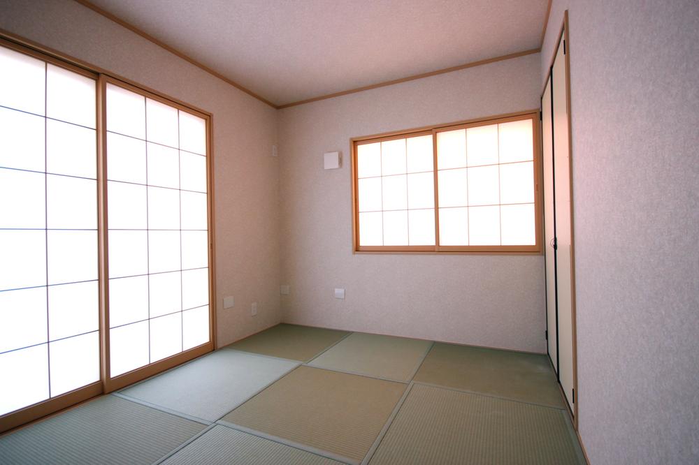 Non-living room. Japanese-style room (about 5.2 Pledge)