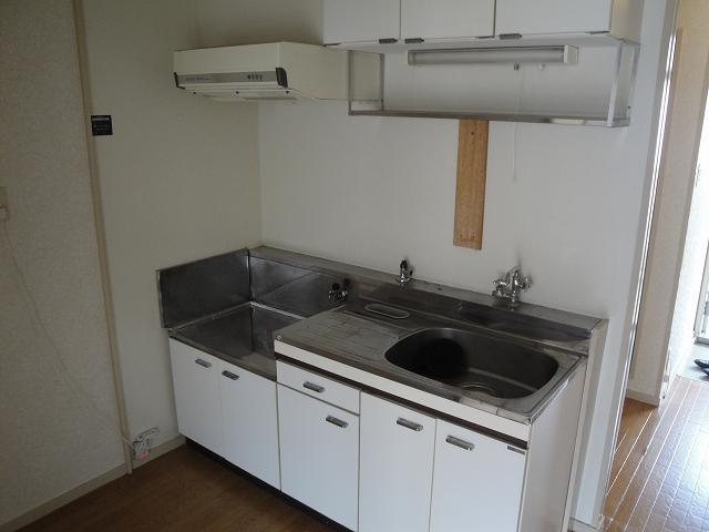 Kitchen. Gas stove is a 2-neck installation Allowed