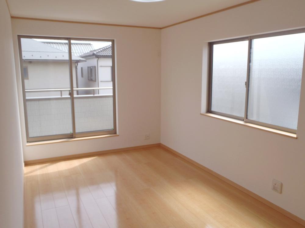 Same specifications photos (Other introspection)