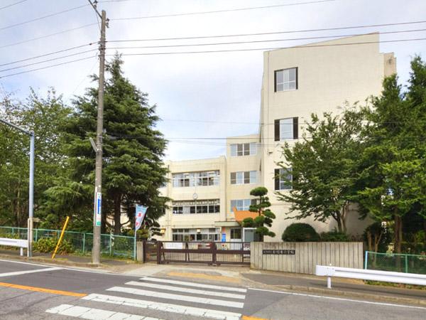 Primary school. 376m to Funabashi Municipal Kanasugidai Elementary School