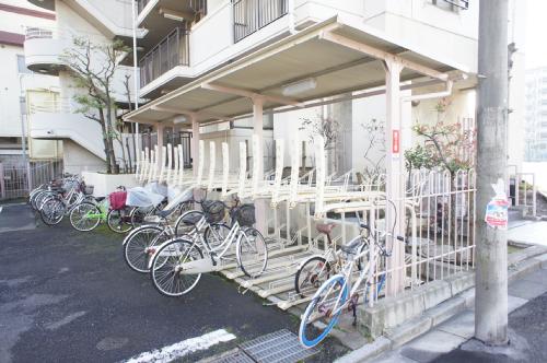 Other. Is a bicycle parking lot equipped with a roof