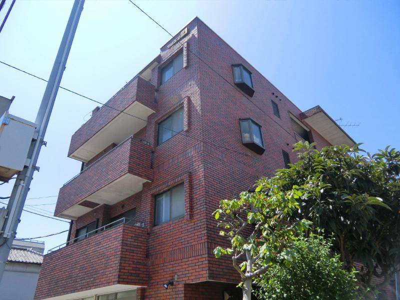 Other. Tiled apartment