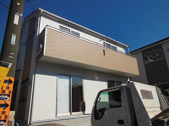 Local appearance photo. 1 Building