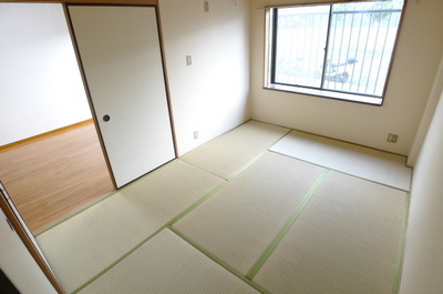 Living and room. Japanese-style room 6 quires