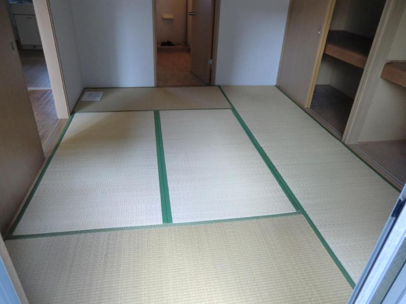 Other room space. It will calm the Japanese-style room also 1 room