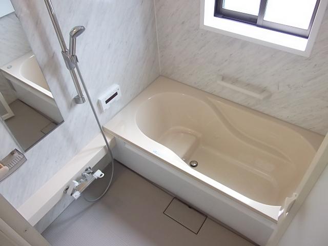 Bathroom. Indoor (07 May 2013) Shooting