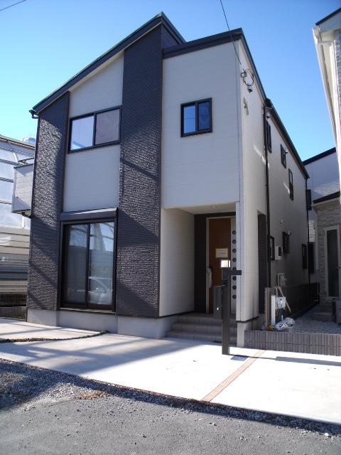 Local appearance photo. Local (12 May 2013) Shooting