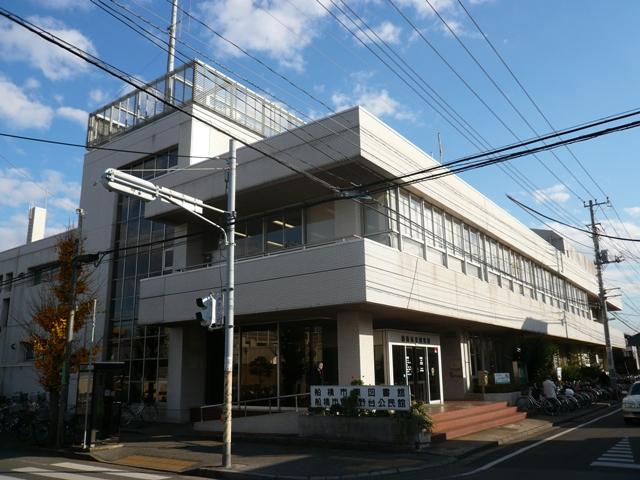 library. 790m to Funabashi Higashi library