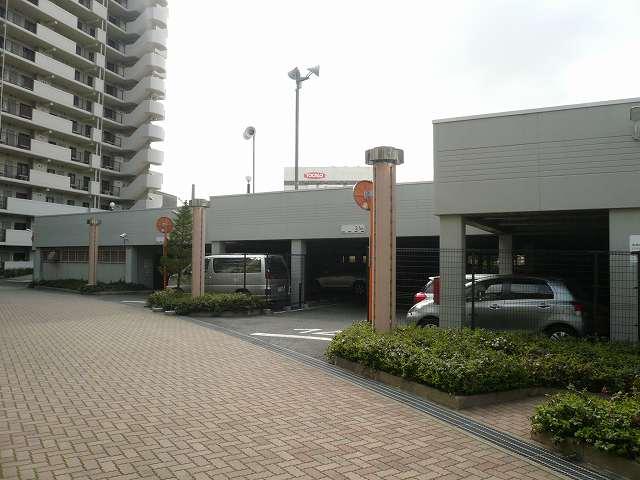 Parking lot. On-site parking