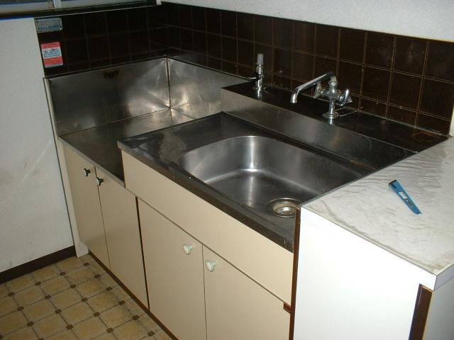 Kitchen. Two-burner stove installation Friendly Kitchen.