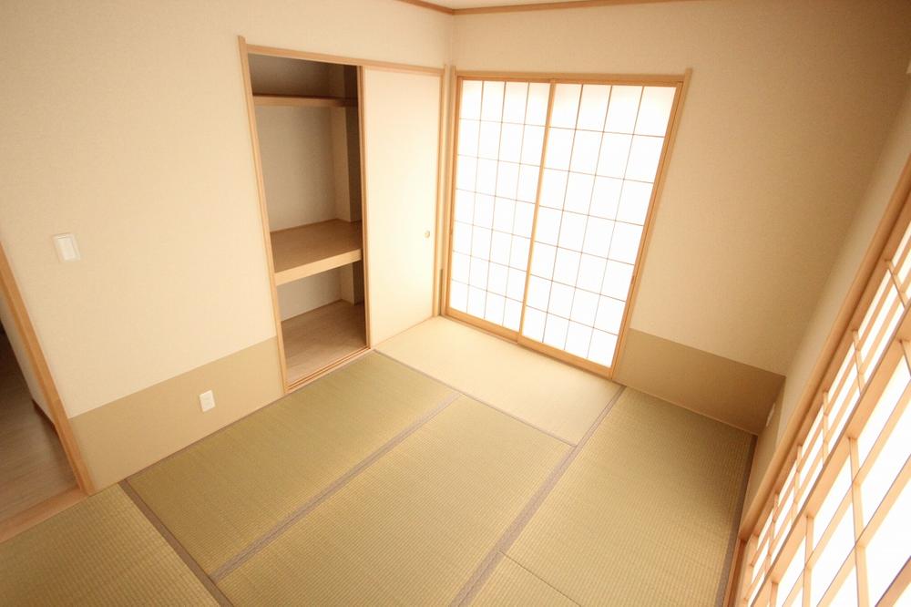 Non-living room. Japanese-style of 1 quire minute storage is marked, Pat ease of use as a drawing room