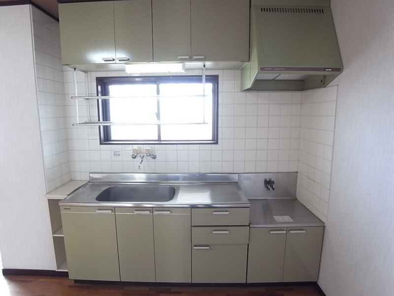 Kitchen. Gas stove installation Allowed! Kitchen cuisine can be effortless! 