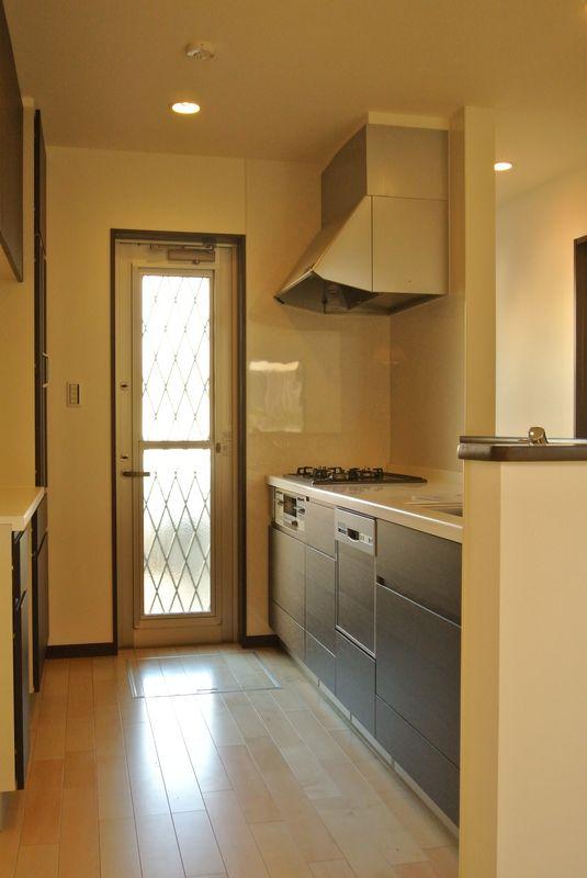 Kitchen. Open face-to-face kitchen